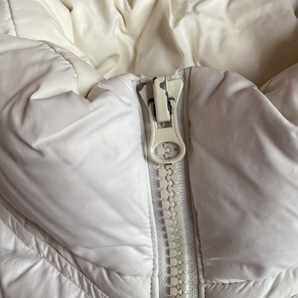 Le TIGRE White Girls Puffer Vest - Picture 2 of 6